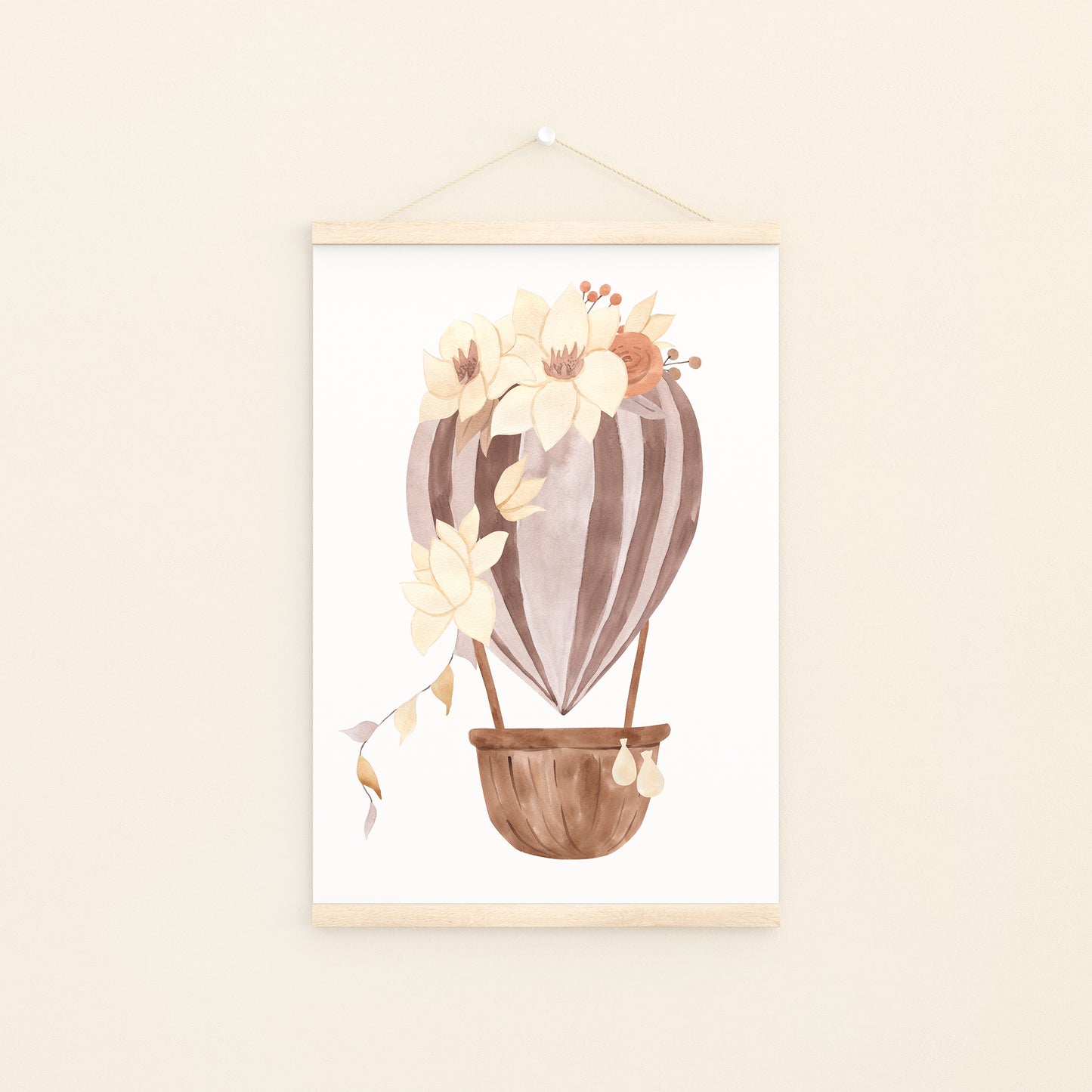 Poster Heißluftballon Streifen & Blumen, ideal für Kinderzimmerdeko. Erhältlich in A4 und A3, gedruckt auf hochwertigem 300g Naturpapier, ohne Rahmen.