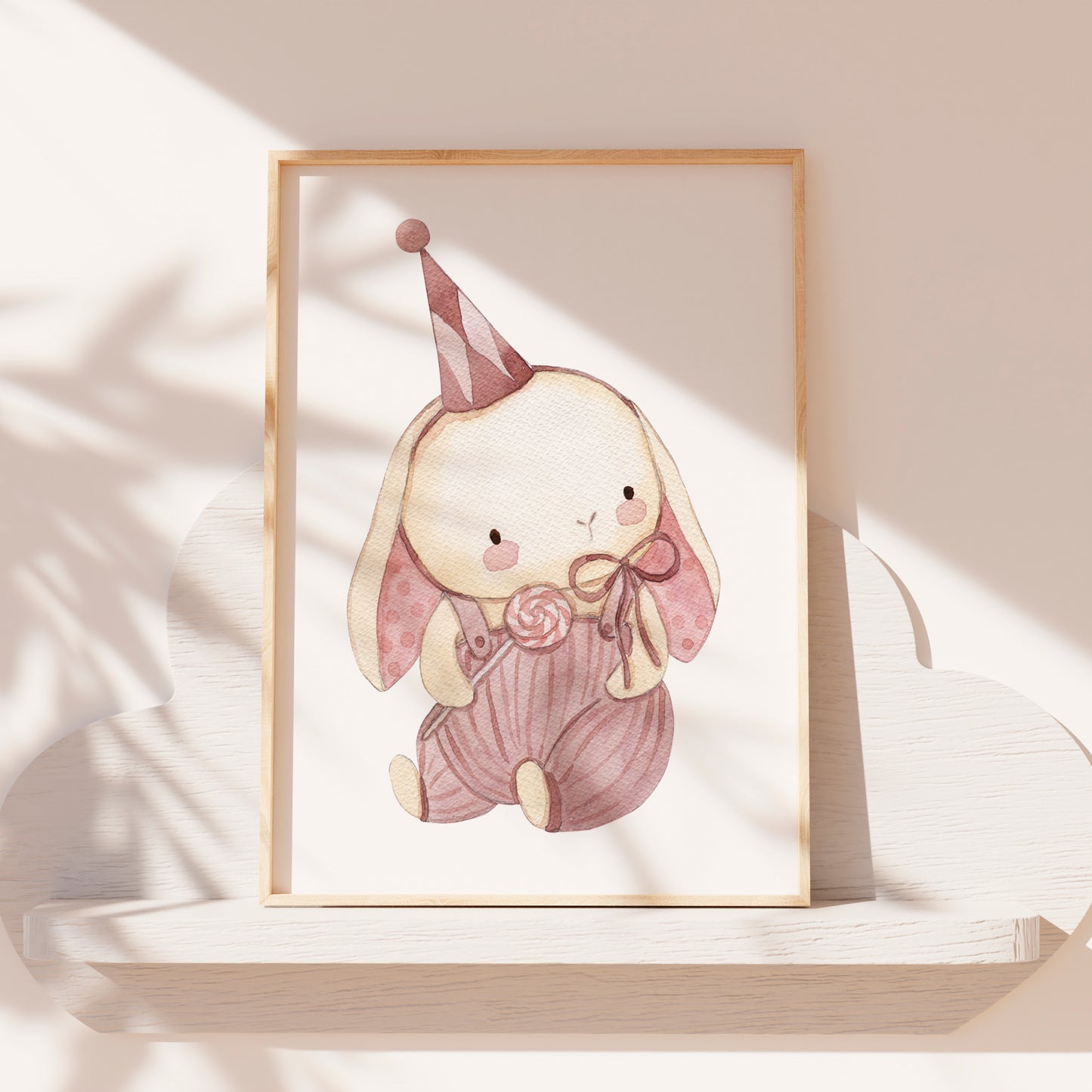 Poster Häschen A4 & A3: Liebevoll gestaltetes Poster mit süßem Häschen-Design, auf hochwertigem 300g Naturpapier gedruckt, ideal für Kinderzimmer, in A4 und A3 erhältlich.