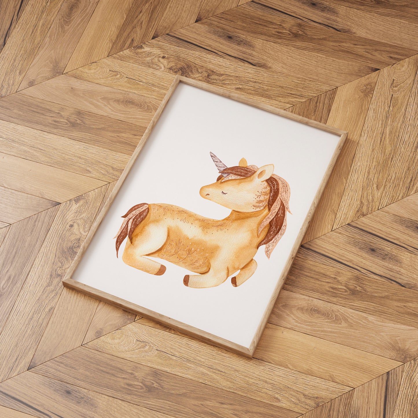 Poster Einhorn Boho A4 & A3: Detailreiche handgezeichnete Einhorn Illustration im Aquarellstil auf hochwertigem, mattem 300g Naturpapier, ideal für Kinderzimmer. Gerahmt auf Parkett