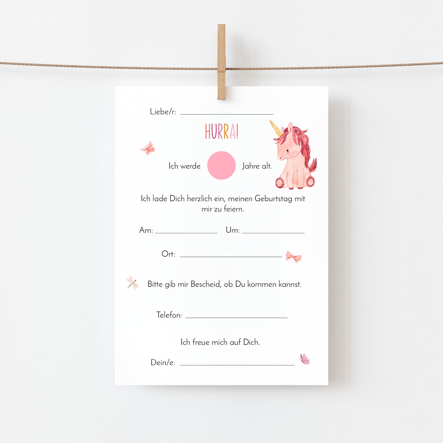Einladung Kindergeburtstag Einhorn A6 zeigt eine Karte mit Einhorn-Illustration und Text, ideal für Kindergeburtstage, auf hochwertigem 300g Naturpapier, einfach auszufüllen.