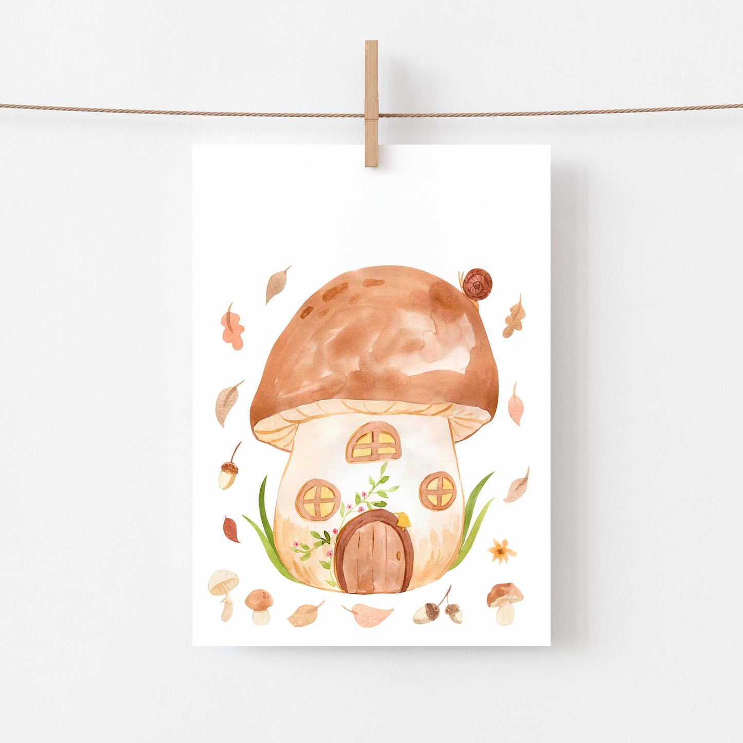 Zeichnung eines Pilzhauses auf einer Postkarte, A6-Format, gedruckt auf hochwertigem, mattem 300g Naturpapier. Perfekt für Grüße oder Herbstdekoration.