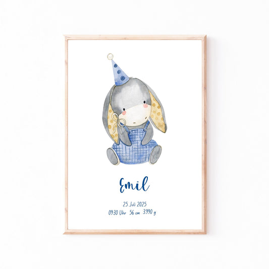 Geburtsposter Esel personalisiert: Aquarell-Esel mit blauem Partyhut und Latzhose, darunter Name Emil und Geburtsdaten auf hochwertigem Papier. Perfektes Geschenk oder Kinderzimmerdeko.