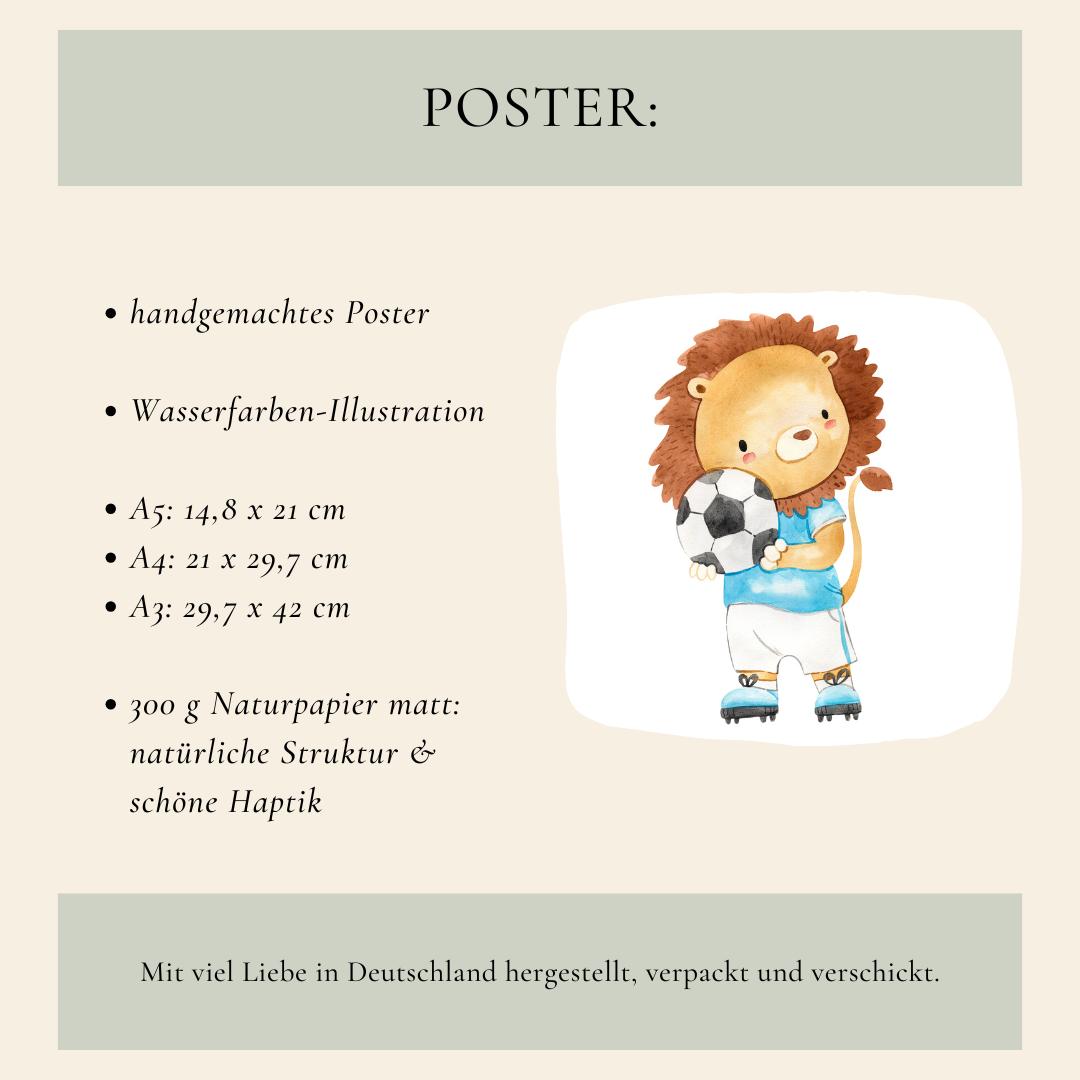 Namensposter Fußball Löwe - personalisiert: Handgemachtes Poster mit Aquarell-Löwen im Fußballtrikot, erhältlich in drei Größen, auf 300g mattem Naturpapier gedruckt, aus Deutschland.