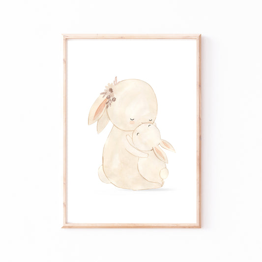 Poster Mama und Baby  Hase A4 & A3: Aquarellzeichnung, Mama Hase umarmt Baby, ideal als Kinderzimmerdeko oder Geschenk, auf hochwertigem, mattem Naturpapier gedruckt.