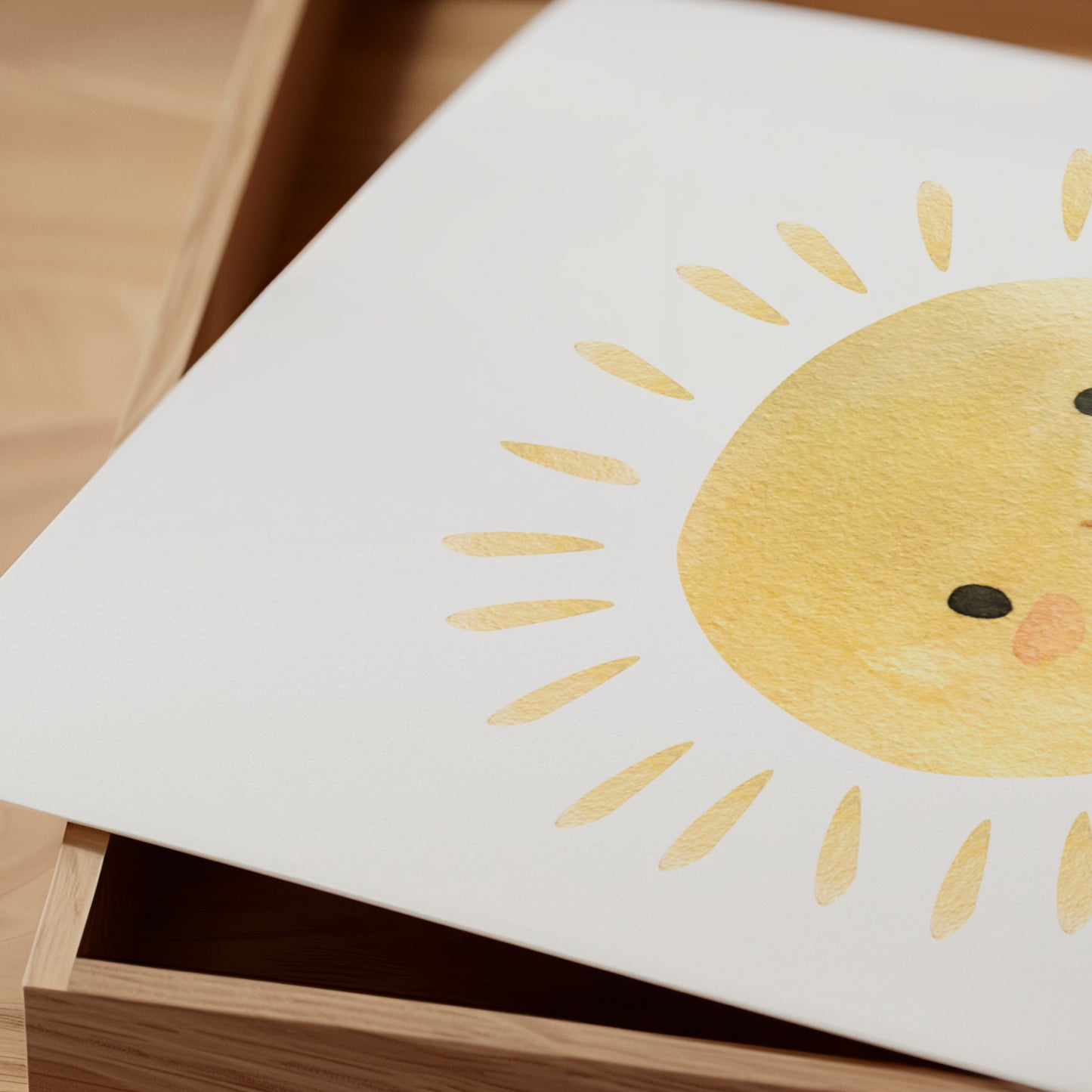 Poster Sonne A3 & A4: Aquarellbild einer lächelnden Sonne mit Gesicht, ideal für Kinderzimmerdekoration. Gedruckt auf hochwertigem, stabilem Naturpapier.