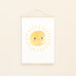 Poster Sonne A3 & A4: Aquarellbild einer lächelnden Sonne mit Gesicht, ideal für Kinderzimmerdekoration. Gedruckt auf hochwertigem, stabilem Naturpapier.