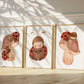 Posterset Marienkäfer A4 & A3: Drei gerahmte Bilder mit handgemalten Marienkäfern und Pilzen, ideal für die Kinderzimmerdekoration. Hochwertiger, stabiler 300g Naturpapierdruck.