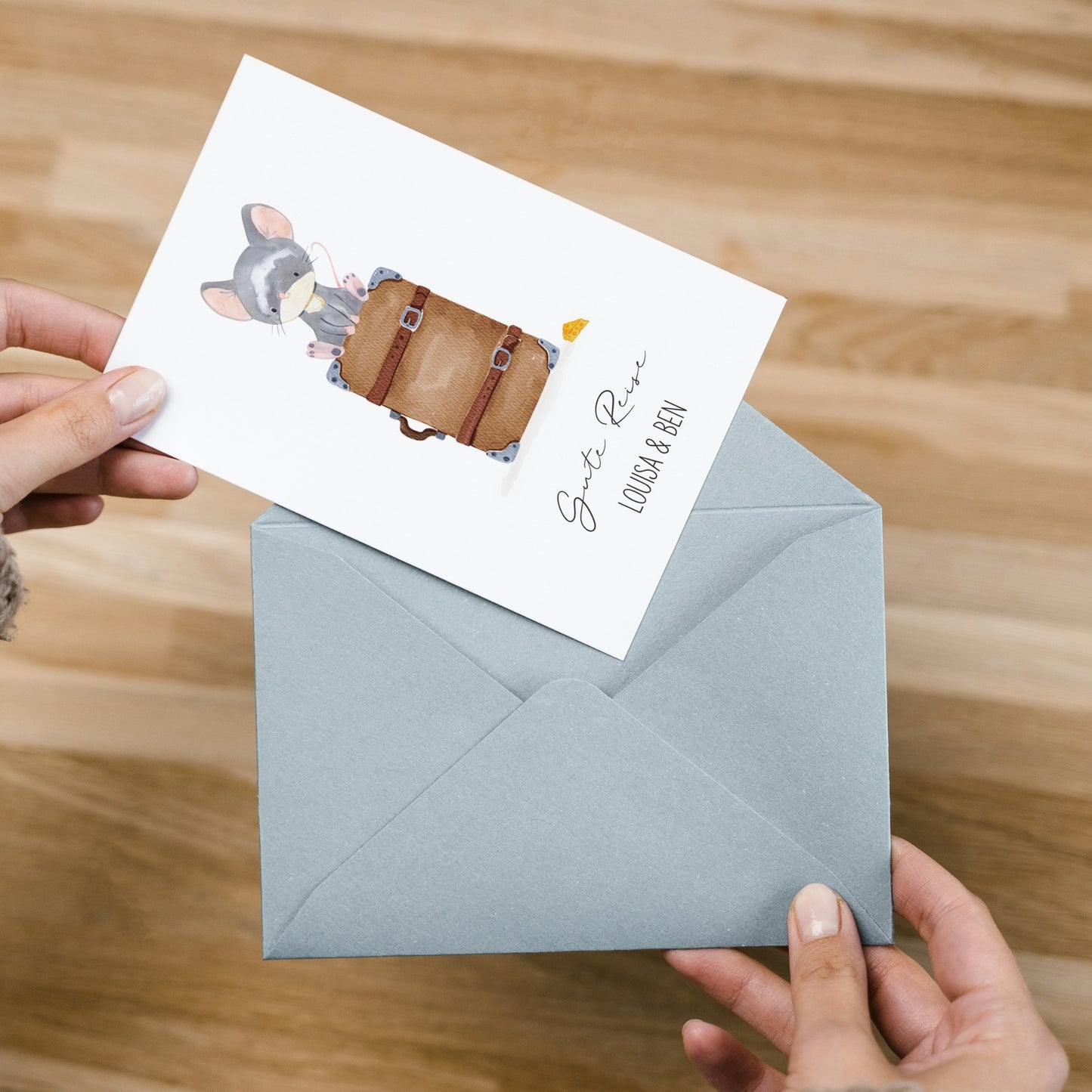 Personlisierte Gute Reise Karte Maus & Koffer A6