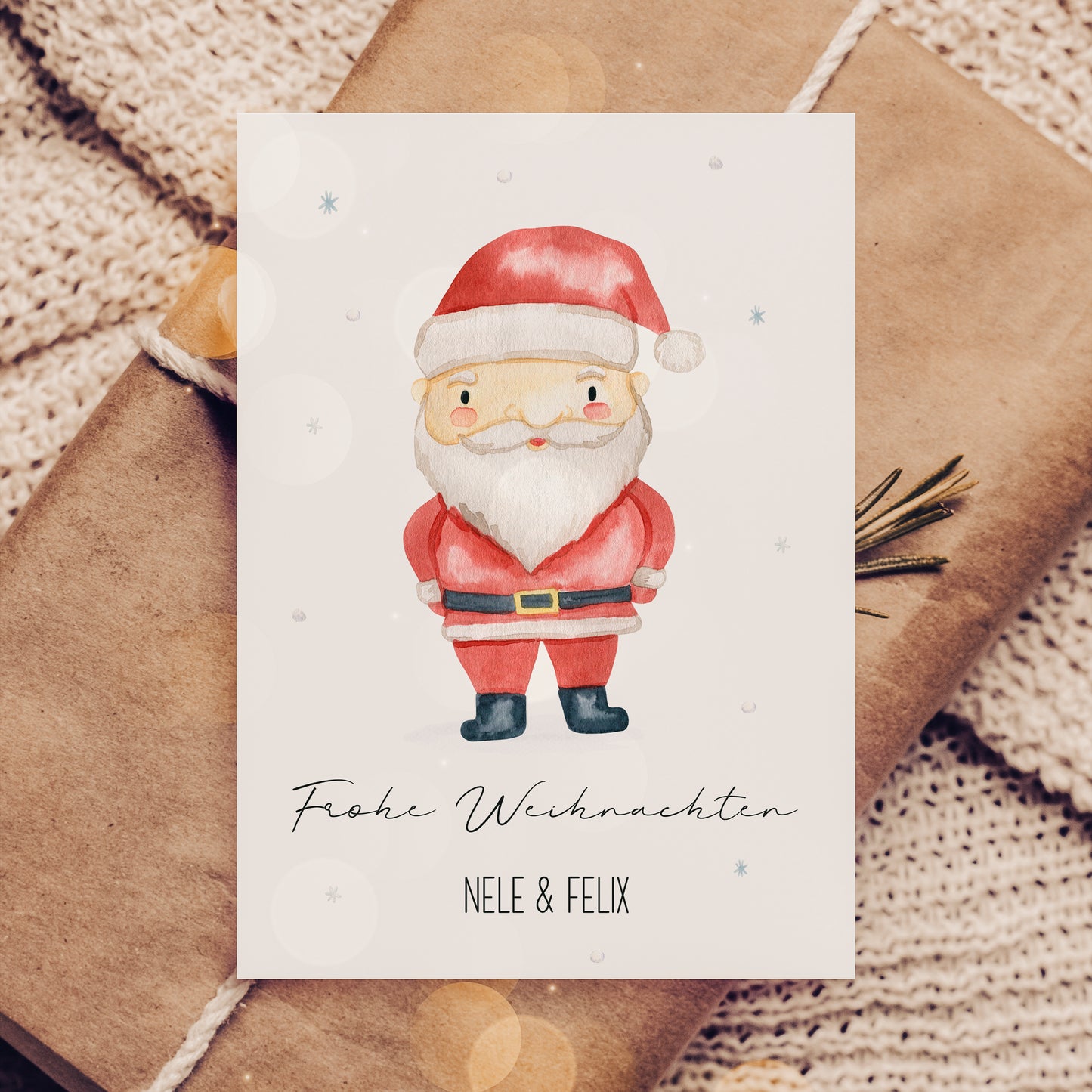Personalisierte Weihnachtskarte Weihnachtsmann A6 mit Santa-Illustration, kraftverpackt. Text: Frohe Weihnachten, Namen NELE & FELIX. Ideal für Kinder und Familie, handgemalt, hochwertig gedruckt.