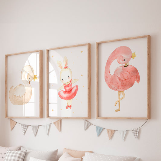 Posterset Schwanensee Ballerina A4 & A3: Set mit drei Aquarellbildern von Schwan, Flamingo und Ballett-Hase, ideal als Kinderzimmerdeko. Hochwertiges 300g Naturpapier matt.