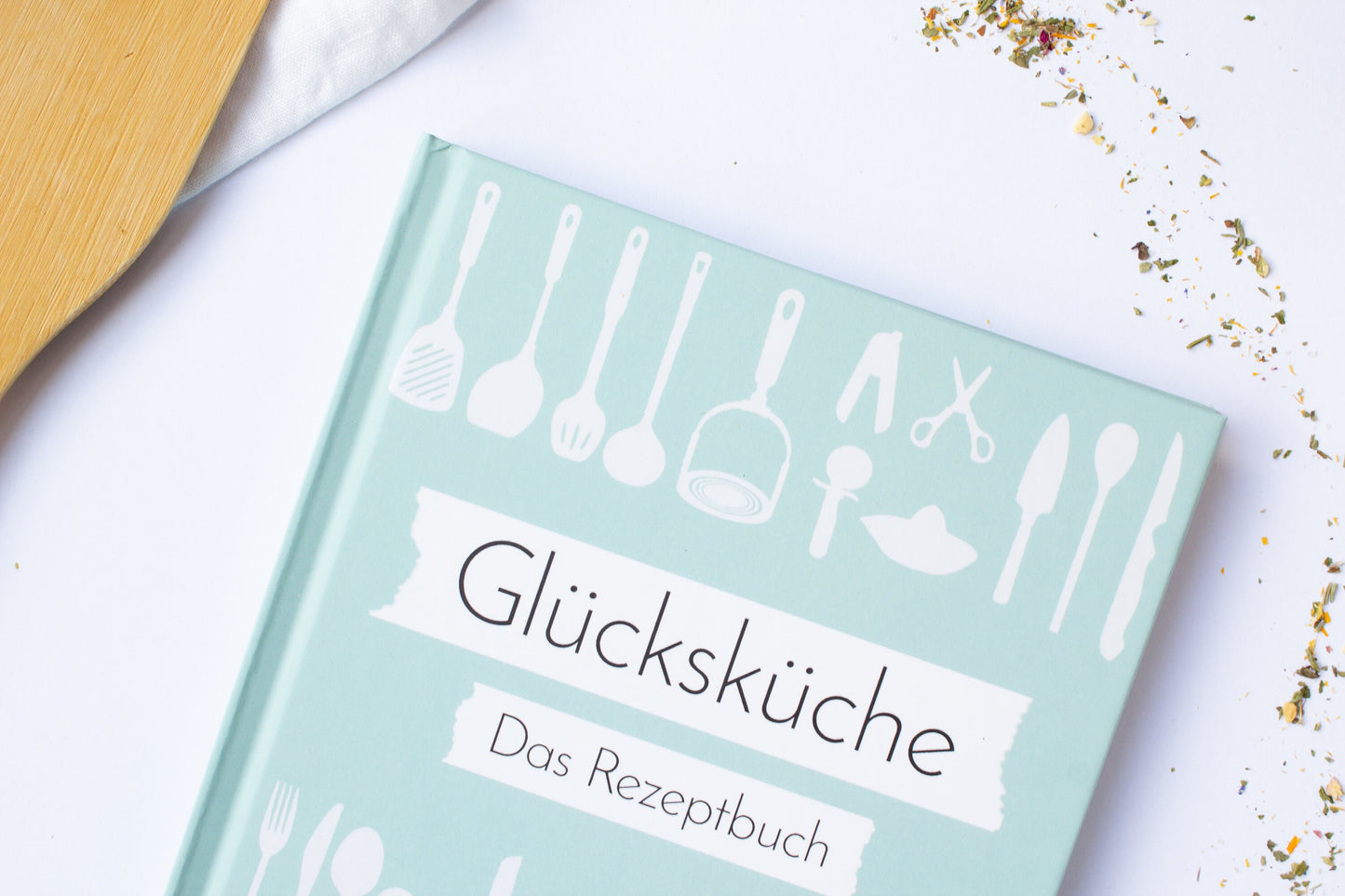 Rezeptbuch zum Selberschreiben A5 Hardcover Glücksküche mit stabilem Hardcover, 108 Seiten 120g Recyclingpapier, viel Platz für kreative Rezepte und Ideen.