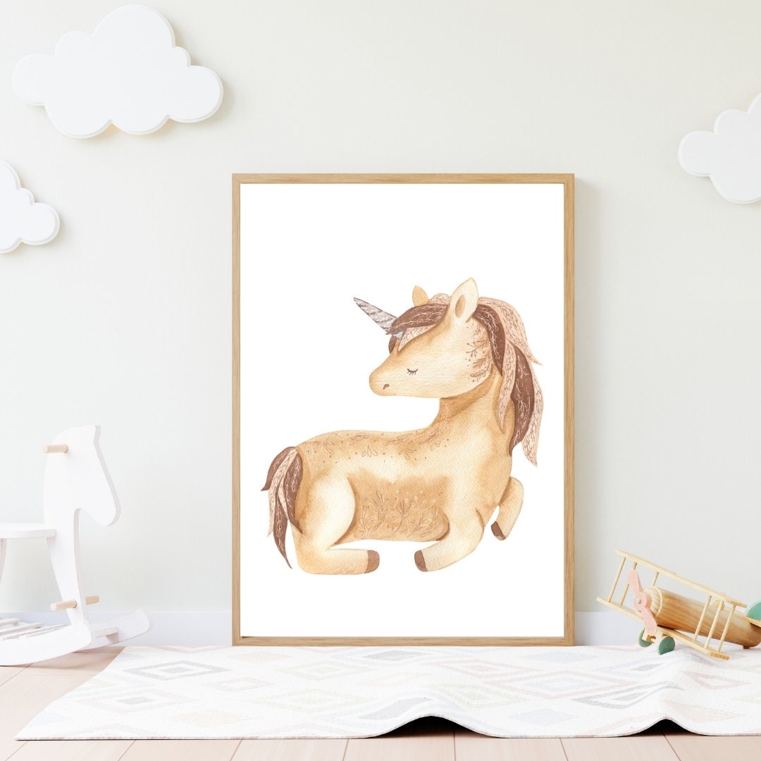 Poster Einhorn Boho A4 & A3: Detaillierte Illustration eines Einhorns auf hochwertigem, mattem Naturpapier, perfekt für das Kinderzimmer.