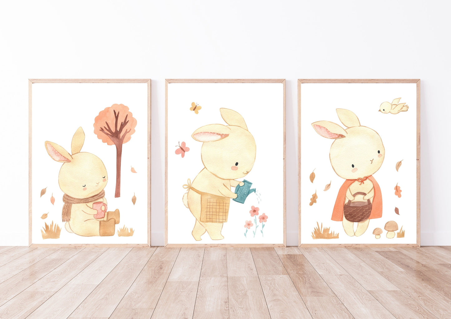 Poster Hase mit Tee & Herbstlaub A4 & A3: Aquarell eines Hasen, der eine Tasse hält, perfekt als Kinderzimmerdeko oder Geschenk. Hochwertig auf 300g Naturpapier gedruckt.