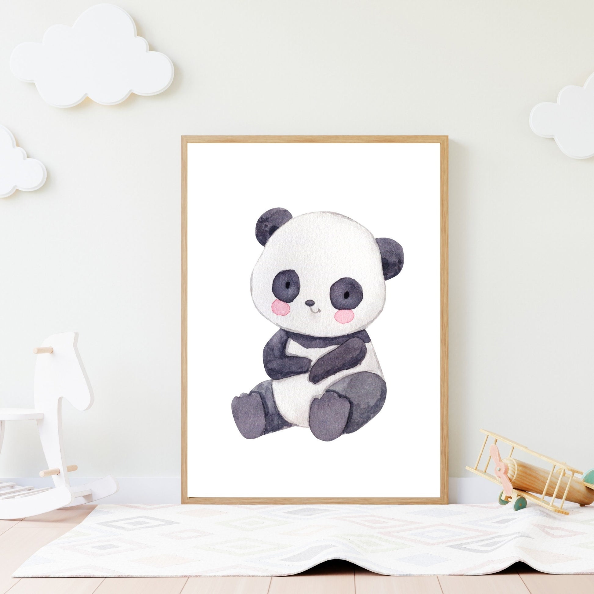 Poster Panda A4 & A3: Handgemaltes Panda-Wasserfarbenbild auf hochwertigem 300g Naturpapier, ideal als Kinderzimmerdeko oder Geschenk, in den Größen A4 und A3 erhältlich.