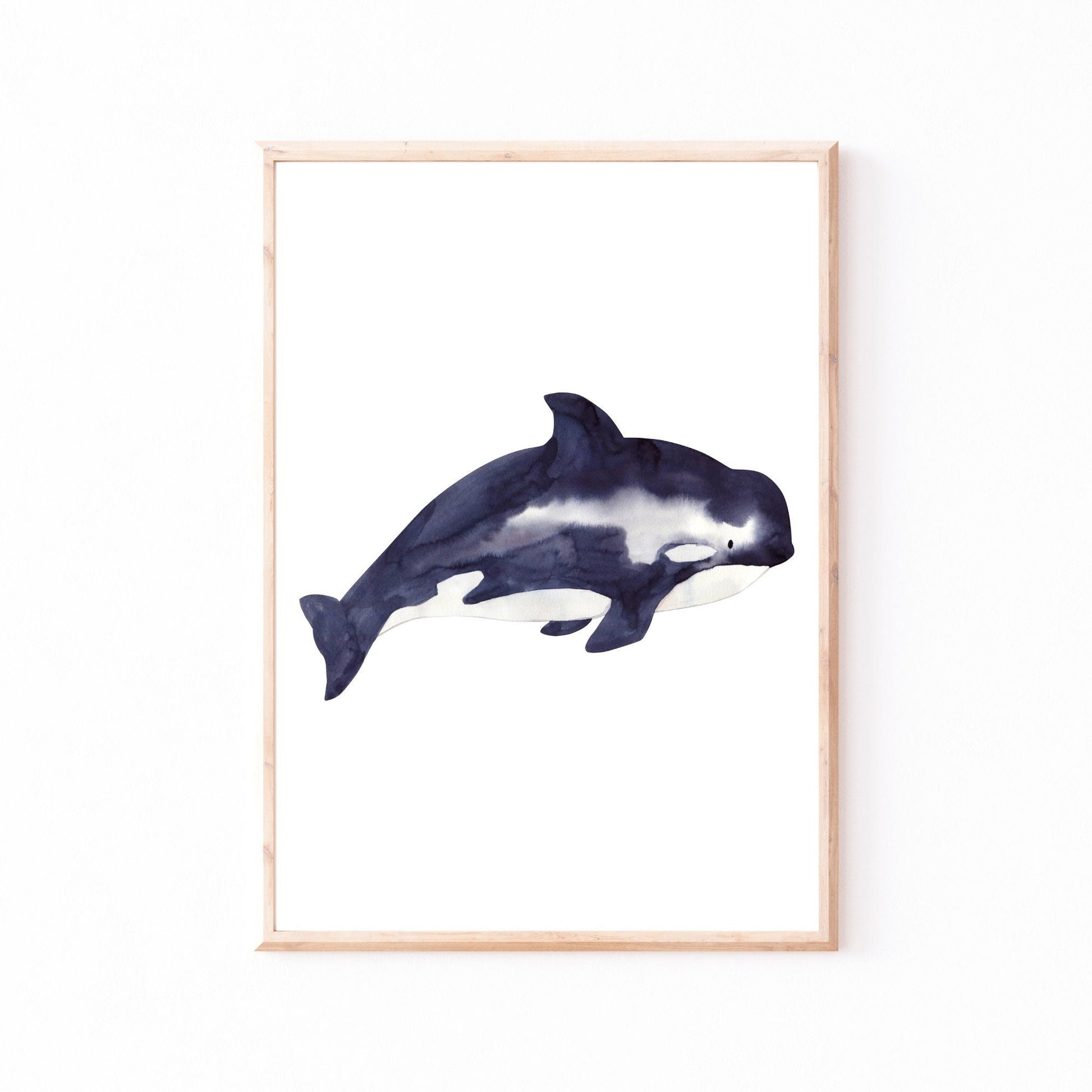 Poster Orca A4 & A3: Ein handgemaltes Aquarell eines Wals, ideal für Kinderzimmer. Gedruckt auf hochwertigem, mattem Naturpapier. Verfügbar in A4 und A3.