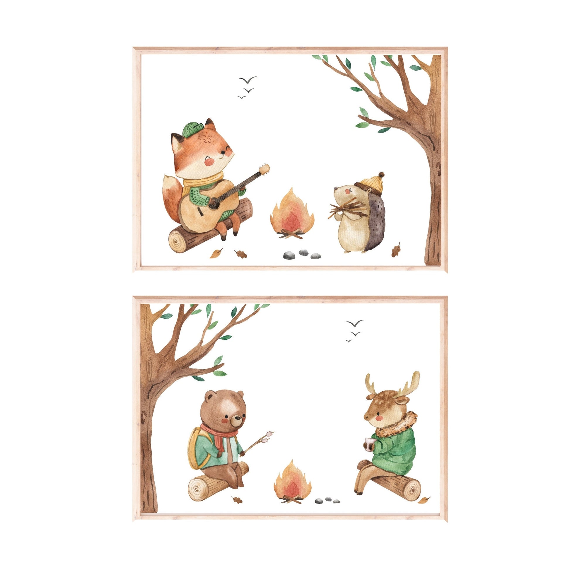 Posterset Lagerfeuer A4 & A3 zeigt Aquarell-Waldtiere: Fuchs mit Gitarre, Bär auf Baumstamm, Igel mit Brennholz, Hirsch im grünen Mantel um ein Lagerfeuer.