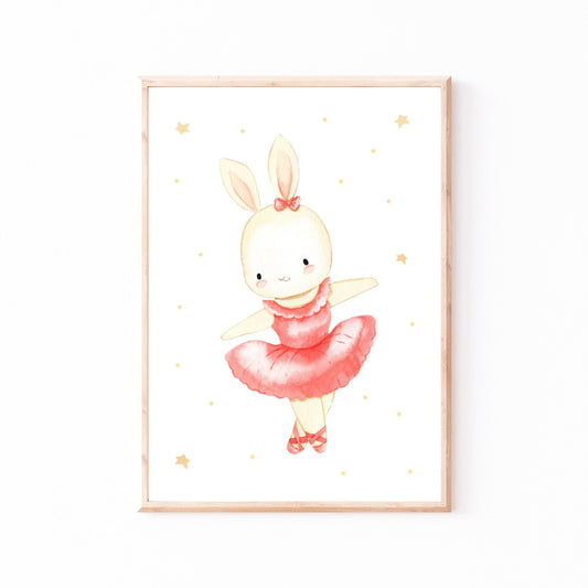 Poster Ballerina Hase Spitze A4 & A3: Handgemaltes Aquarell eines Hasen in rosa Ballerinakleid, ideal als Kinderzimmerdekoration auf hochwertigem, mattem Naturpapier.