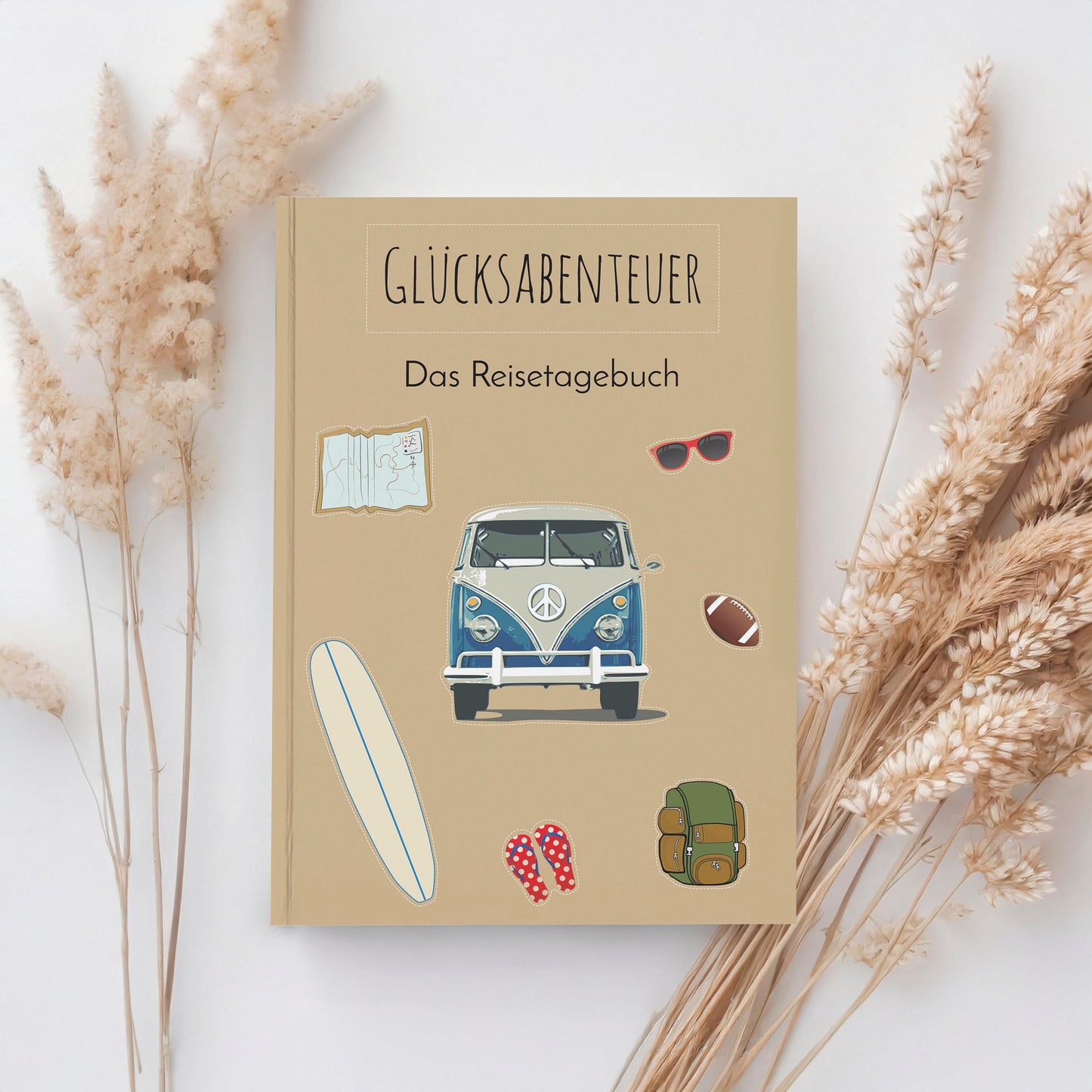 Reisetagebuch A5 Hardcover Vanlife: Cover in Beige mit Van und Surfbretts, ideal zum Planen, Notieren und Sammeln von Reiseerinnerungen, mit viel Platz zur individuellen Gestaltung.