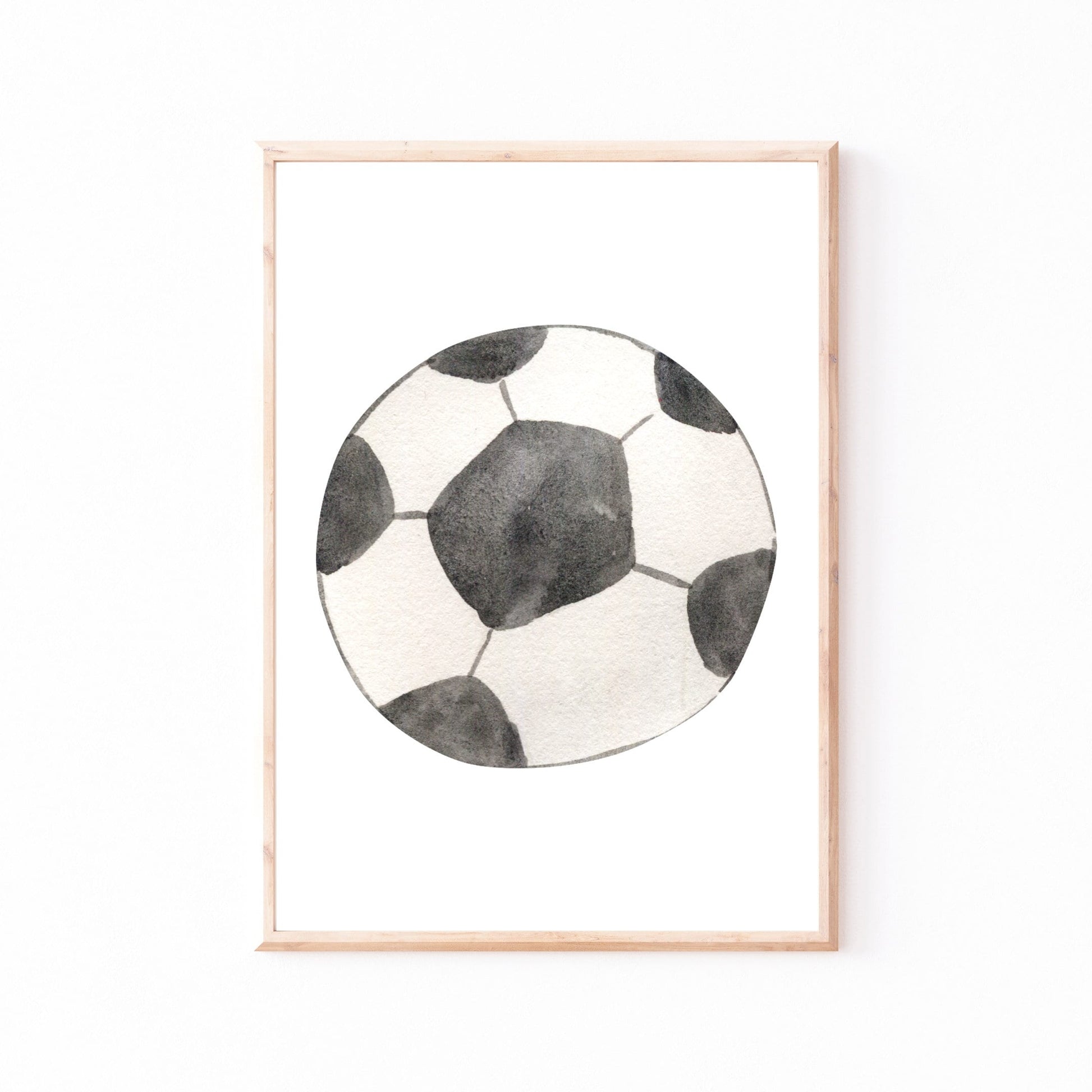 Fußball-Poster A4 & A3: Schwarz-weißes Fußballmotiv auf hochwertigem, mattem 300g Naturpapier. Perfekt für das Kinderzimmer, verfügbar in zwei Größen.