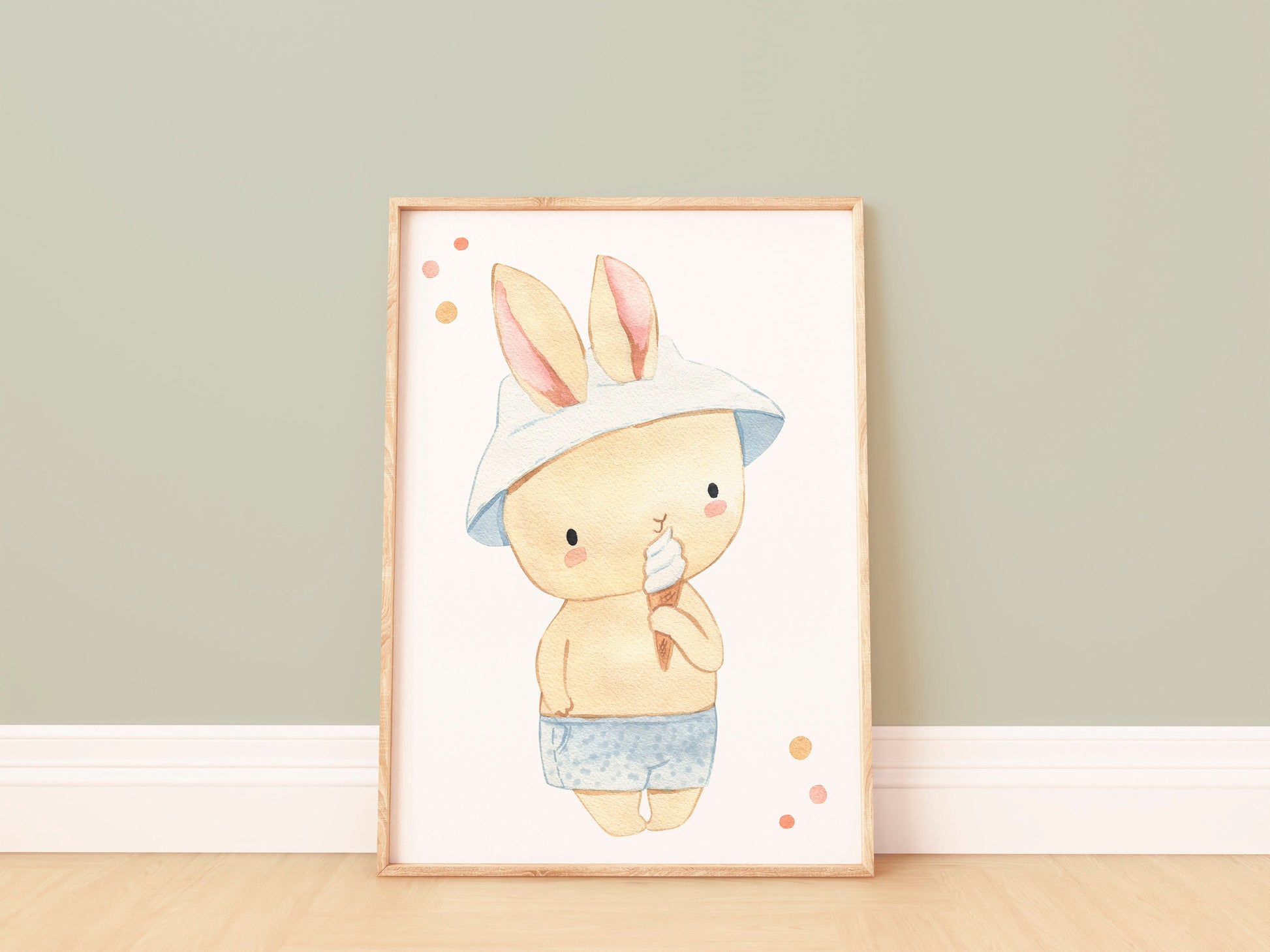 Poster Hase mit Eis A4 & A3 zeigt ein handgemaltes Aquarell eines Hasen mit Eistüte. Perfekt als fröhliche Kinderzimmerdeko.