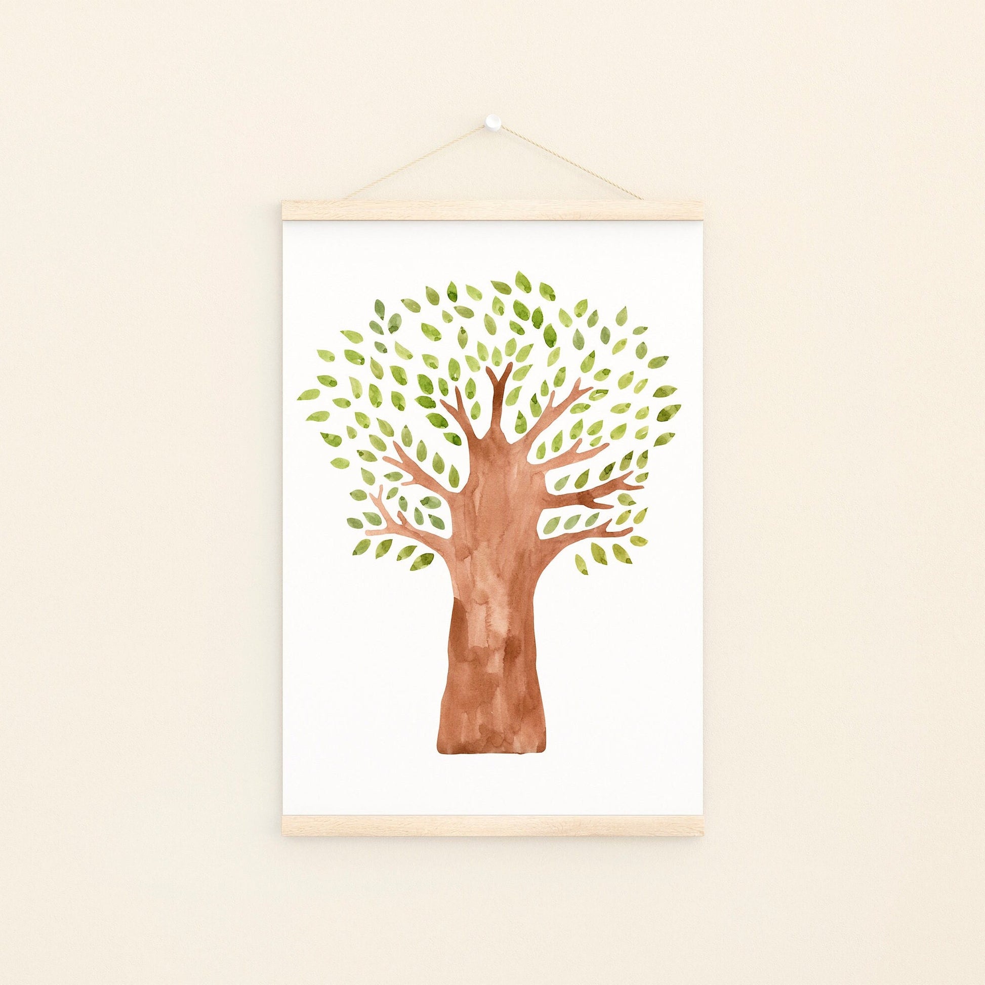 Poster Baum A4 & A3: Handgemaltes Baum-Aquarell auf hochwertigem, mattem Naturpapier, ideal als Kinderzimmerdeko oder Geschenk zur Geburt.