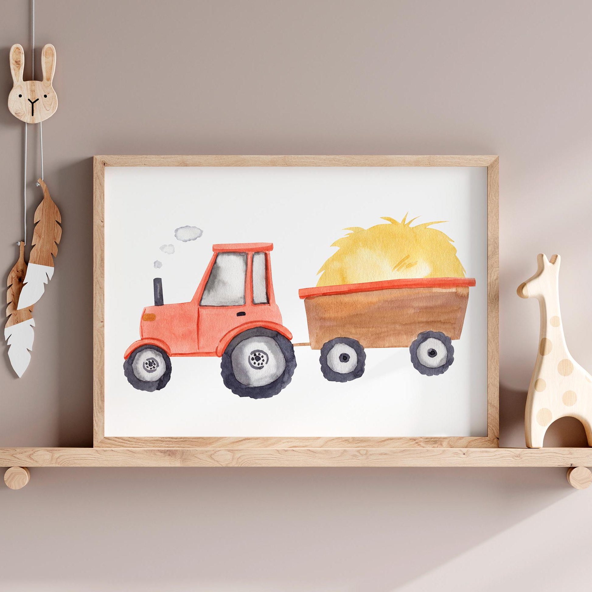 Poster Traktor mit Anhänger A3 & A4: Illustration von Traktor mit Anhänger auf hochwertigem Naturpapier, ideal für Kinderzimmerdekoration. Poster gerahmt auf Regal.