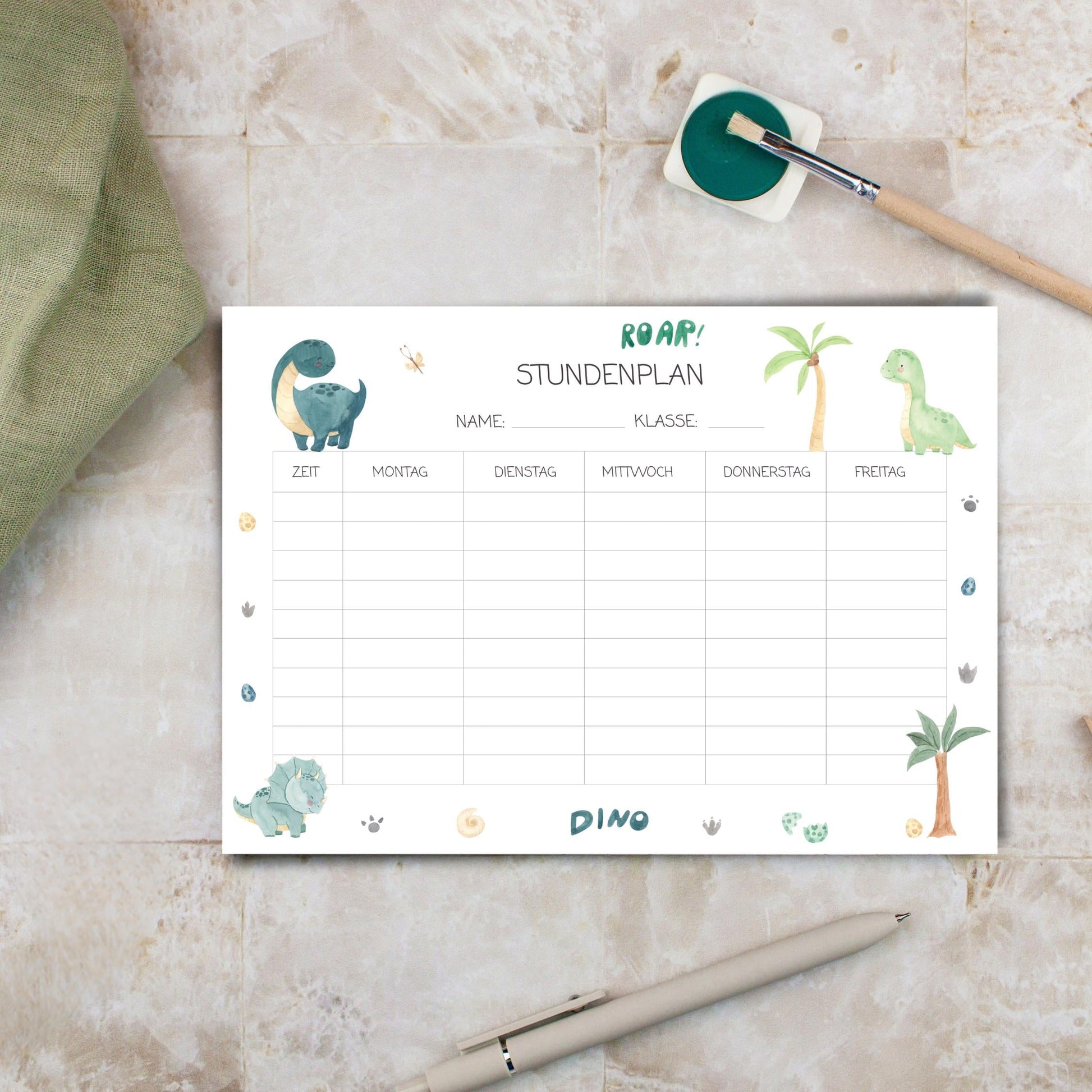 Stundenplan Dinosaurier A4, laminiert für wiederholte Nutzung, zeigt blaue Dinos und grüne Schrift auf weißem Hintergrund, ideal für Schulanfangsgeschenke.