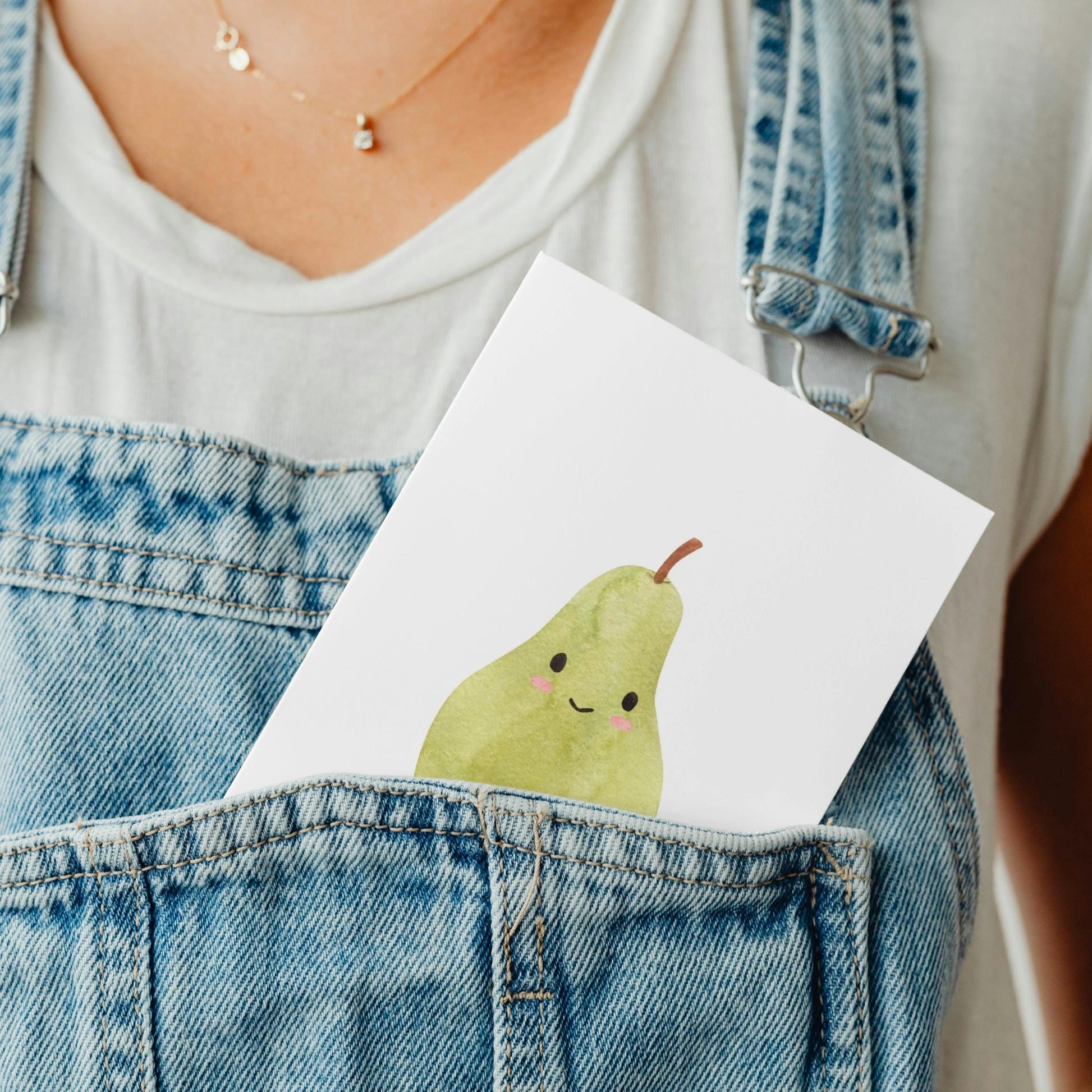 Postkarte Karte Birne A6 mit süßem Birnenmotiv, gedruckt auf hochwertigem 300g Naturpapier, Größe A6. Ideal für Grüße oder als Dekoration.