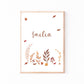 Namensposter personalisiert 3er Set Waldtiere: Holzrahmen mit handschriftlichem Emilia und herbstlichen Aquarellelementen - Blätter, Beeren, Eicheln, perfekt für Kinderzimmer-Deko.