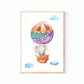 Posterset Himmelsstürmer mit Aquarell-Elefant im Heißluftballon, gelb-lila-türkis gemustert, in Holzrahmen. Ideal für Kinderzimmerdeko oder als Geschenk.