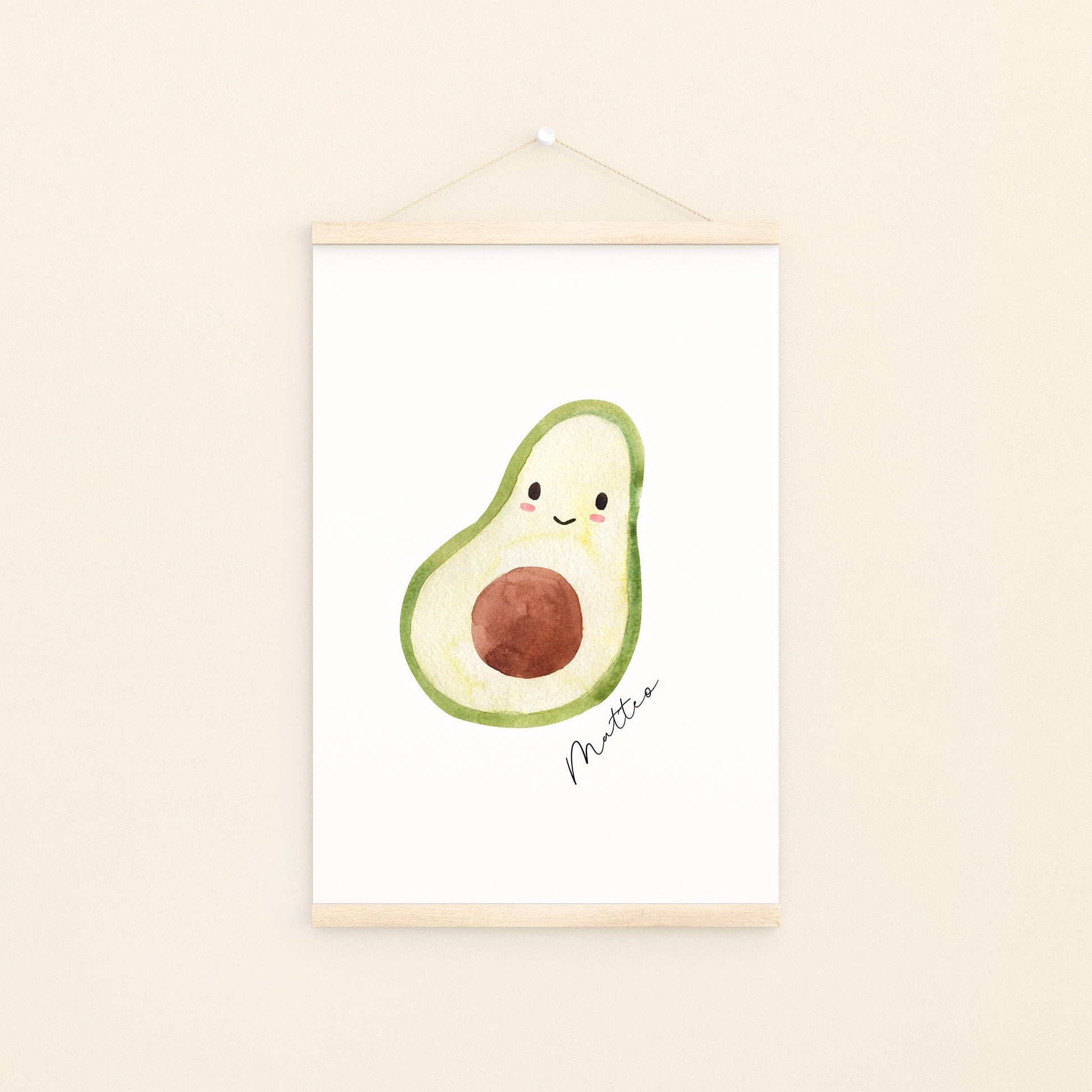 Namensposter Avocado A3 & A4: Minimalistisches Poster mit cartoonhafter Avocado-Hälfte und handschriftlichem Matteo. Perfekt personalisierbar für Kinderzimmerdekoration.