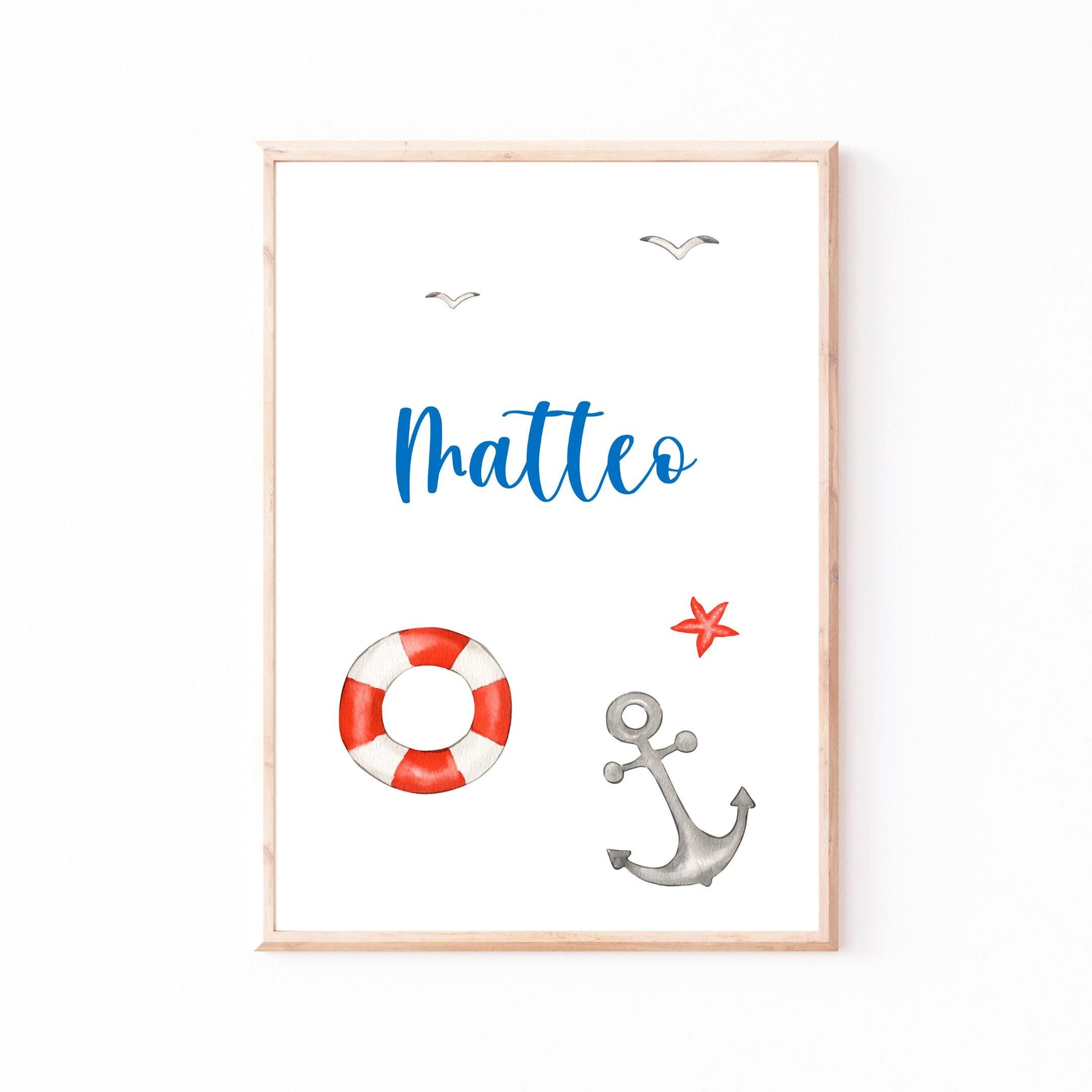 Namensposter personalisiert im 3er Set: Maritime Motive mit Matteo, Seemöwen, Rettungsring, Anker und Seestern in hellem Holzrahmen. Perfekt für Kinderzimmer.