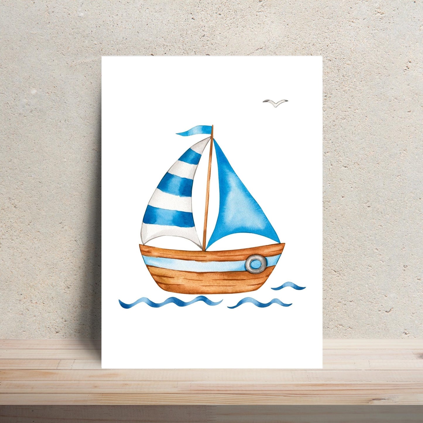 Postkarten Set Meer: 3er Set mit Leuchtturm Möwe und Segelboot A6 zeigt ein Segelboot mit blauen Segeln und Wellen, minimalistischer Möwe darüber.