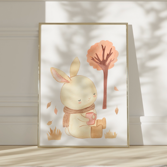 Poster Hase mit Tee & Herbstlaub A4 & A3: Aquarell Hase, der eine Tasse hält, auf hochwertigem, stabilem 300g Naturpapier (matt) gedruckt.